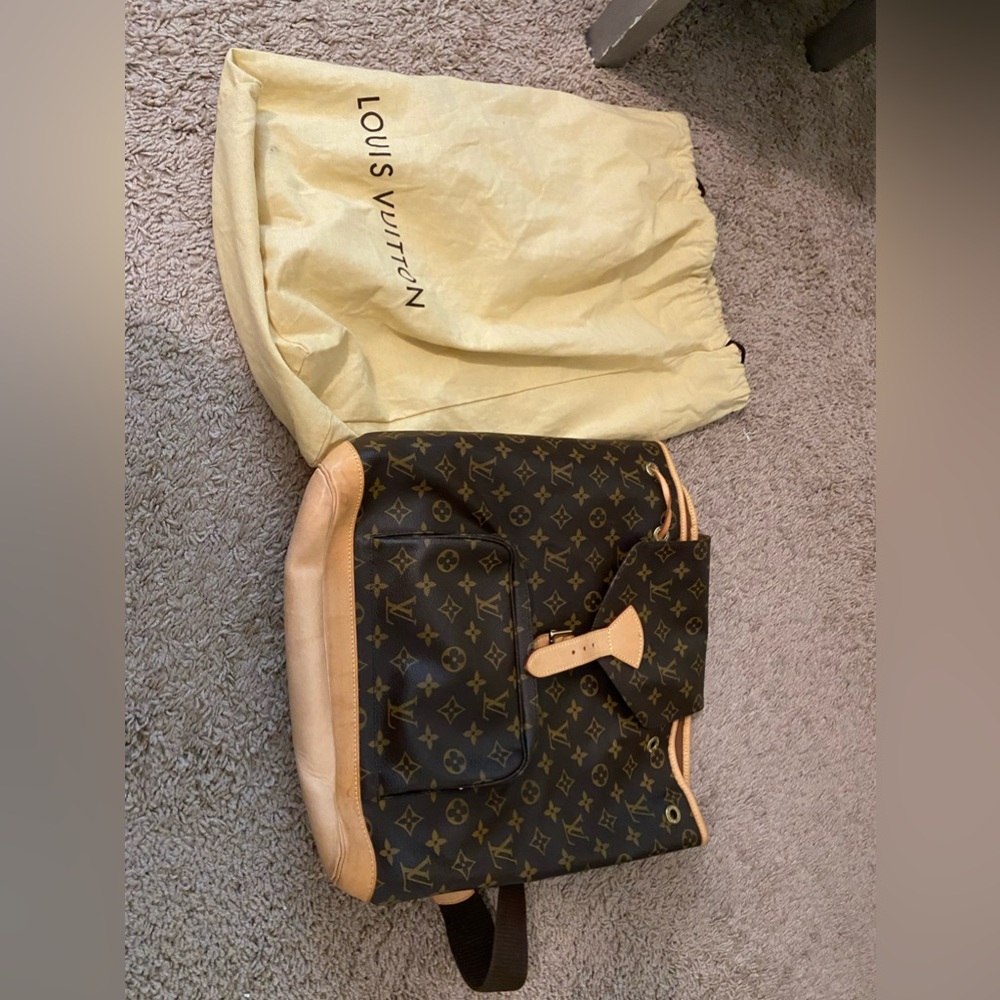 💫AUTHENTIC 💫louis vuitton backpack, dark brown,monogram, large, leather bottom